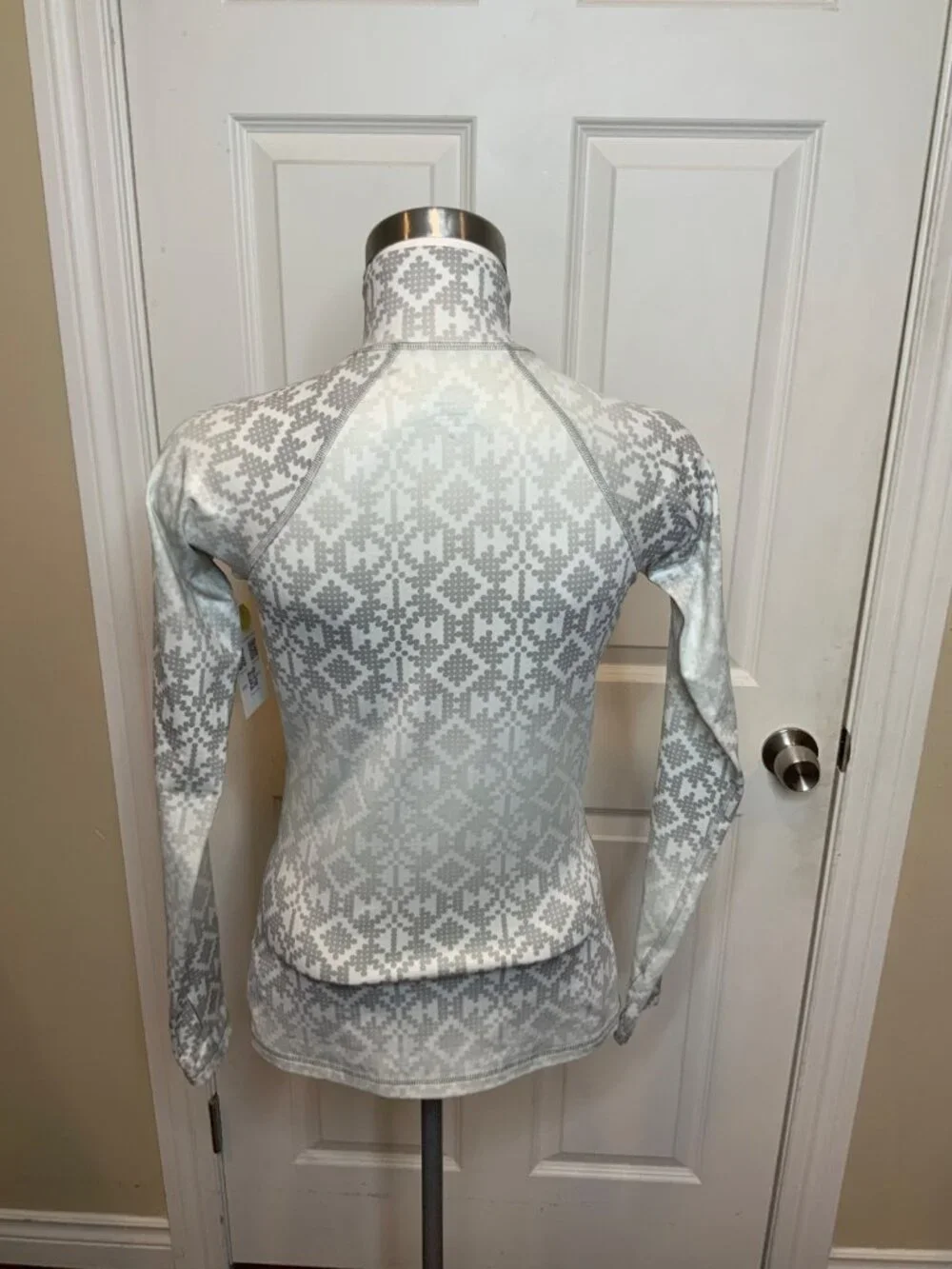 Nike Pro Silver White Geometric Half Zip Long Sleeve Top, Size S